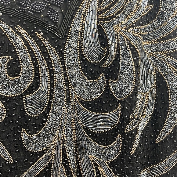 Too small and zipper broken - Picture 8 of 13